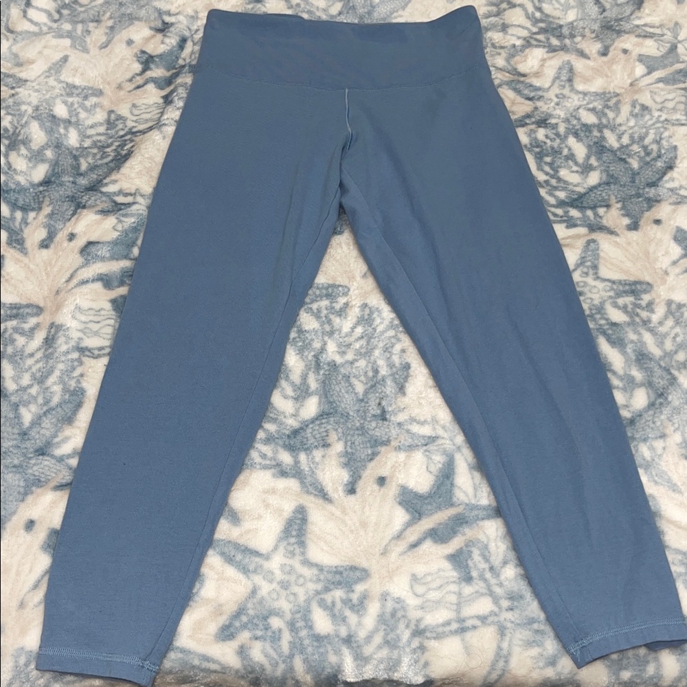 Blue High-Waisted Capris Leggings